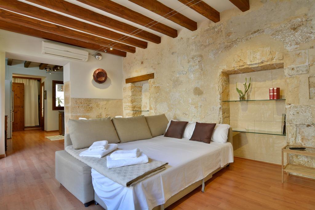 One-Bedroom Apartment Terrace