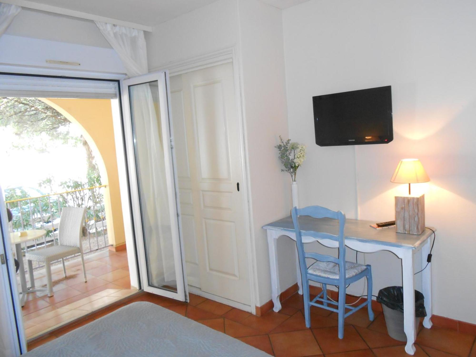 Chambre Familiale avec Terrasse (2 Adultes + 2 Enfants)
