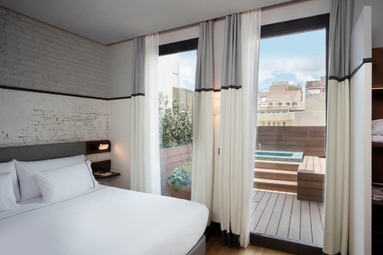 Superior Double Room Exterior Bathtub