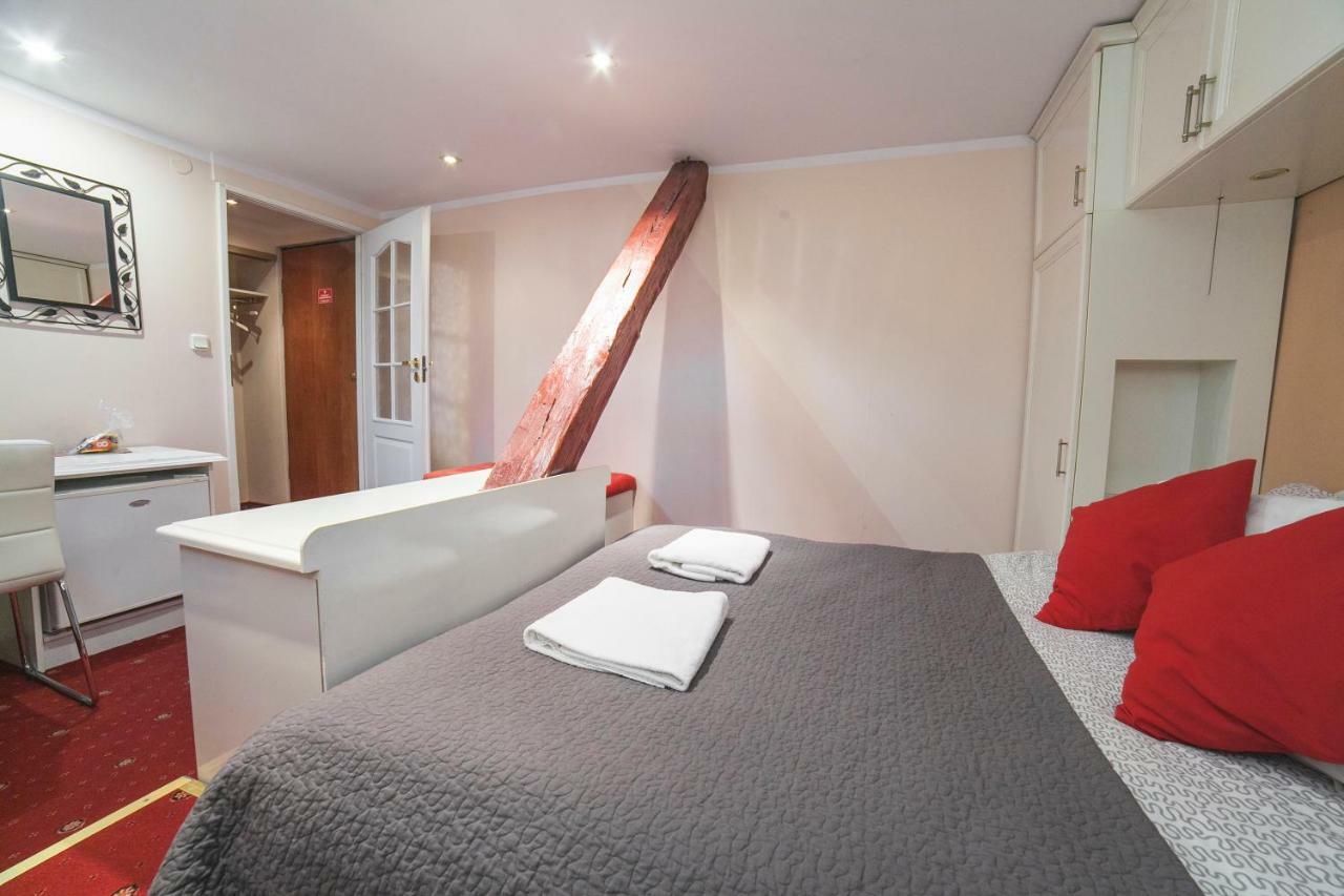Standard Double or Twin Room,1013182816:JPEG