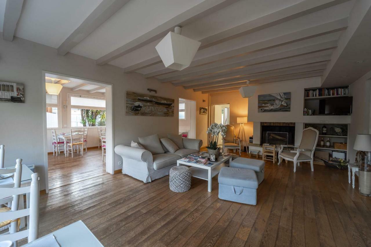 Two-Bedroom Apartment,1428105544:JPEG