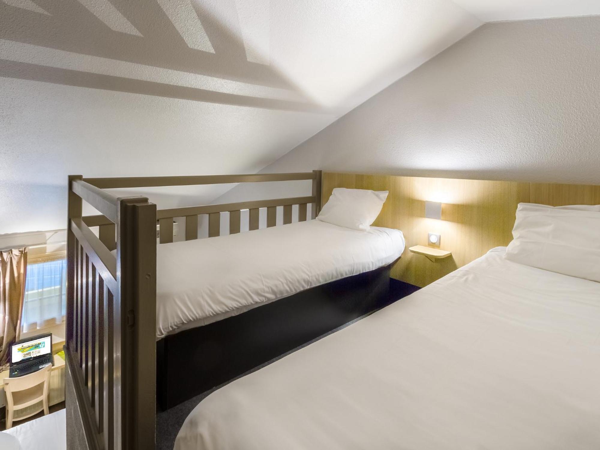Standard Quadruple Room,843631424:JPEG
