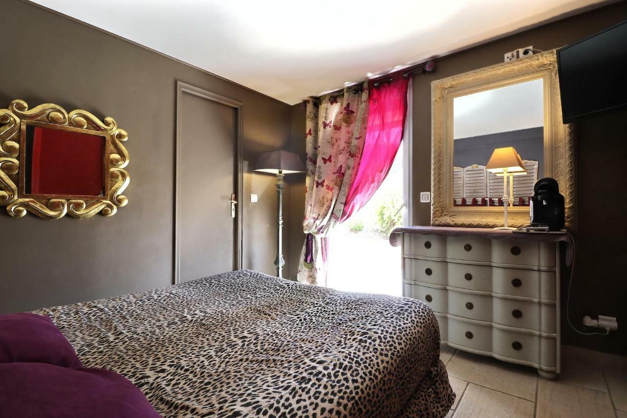 Double Room Bath