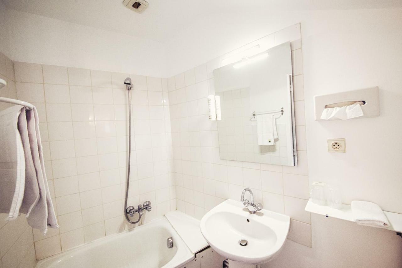 Twin Room jacuzzi access,871720586:JPEG