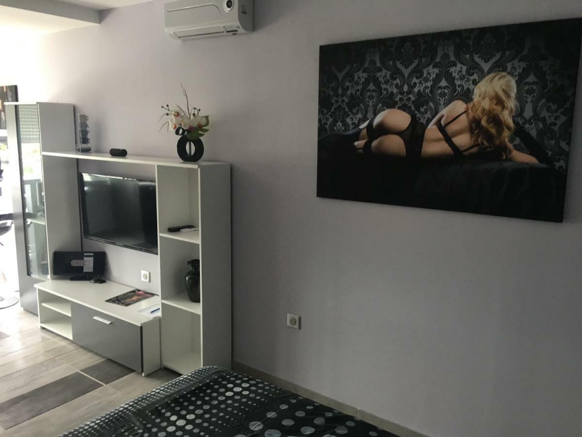 Studio Deluxe