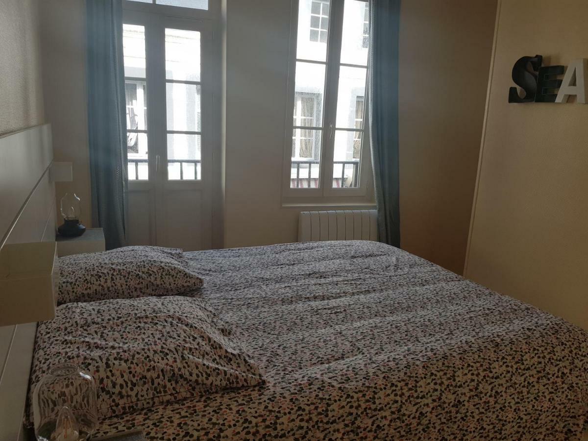 One-Bedroom Apartment,866257487:JPEG