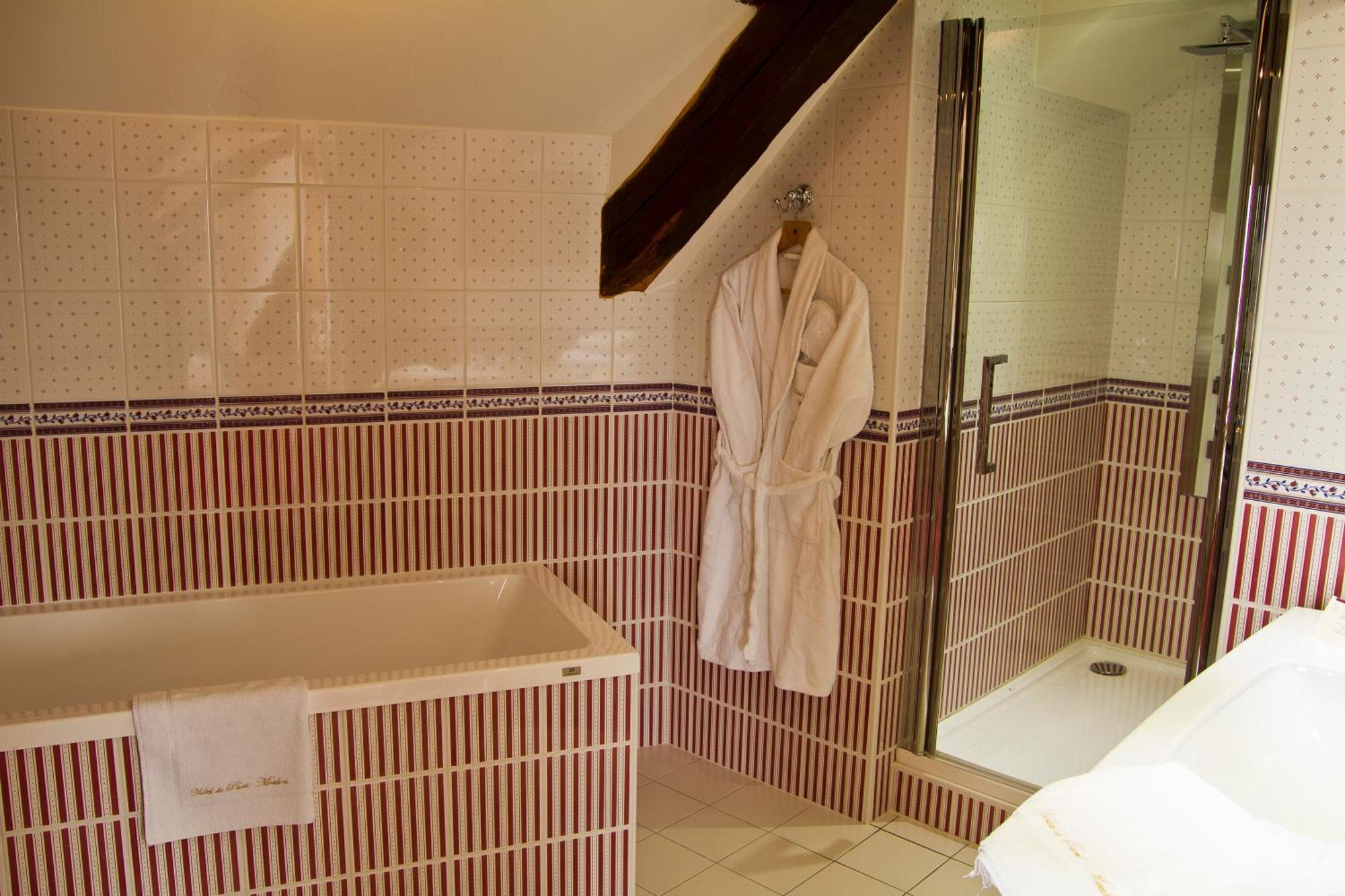 Superior Room with One Double Bed or Twin Beds,1089295345:JPEG