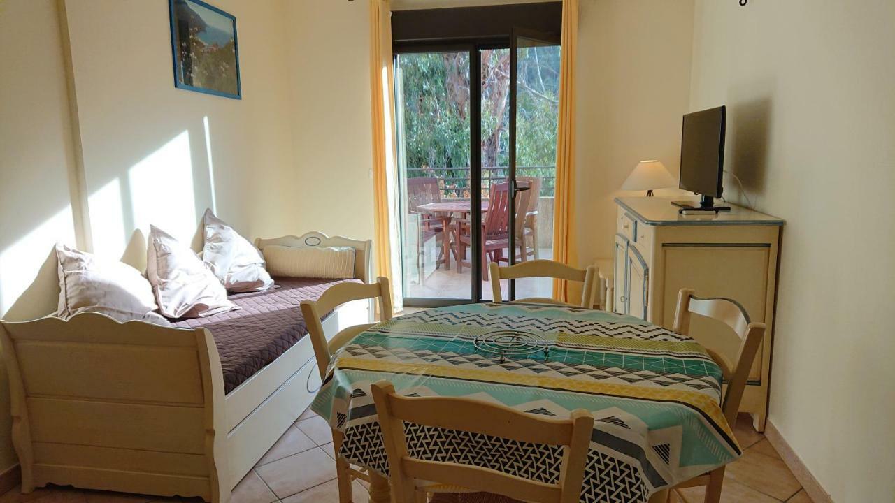 One-Bedroom Apartment Terrace