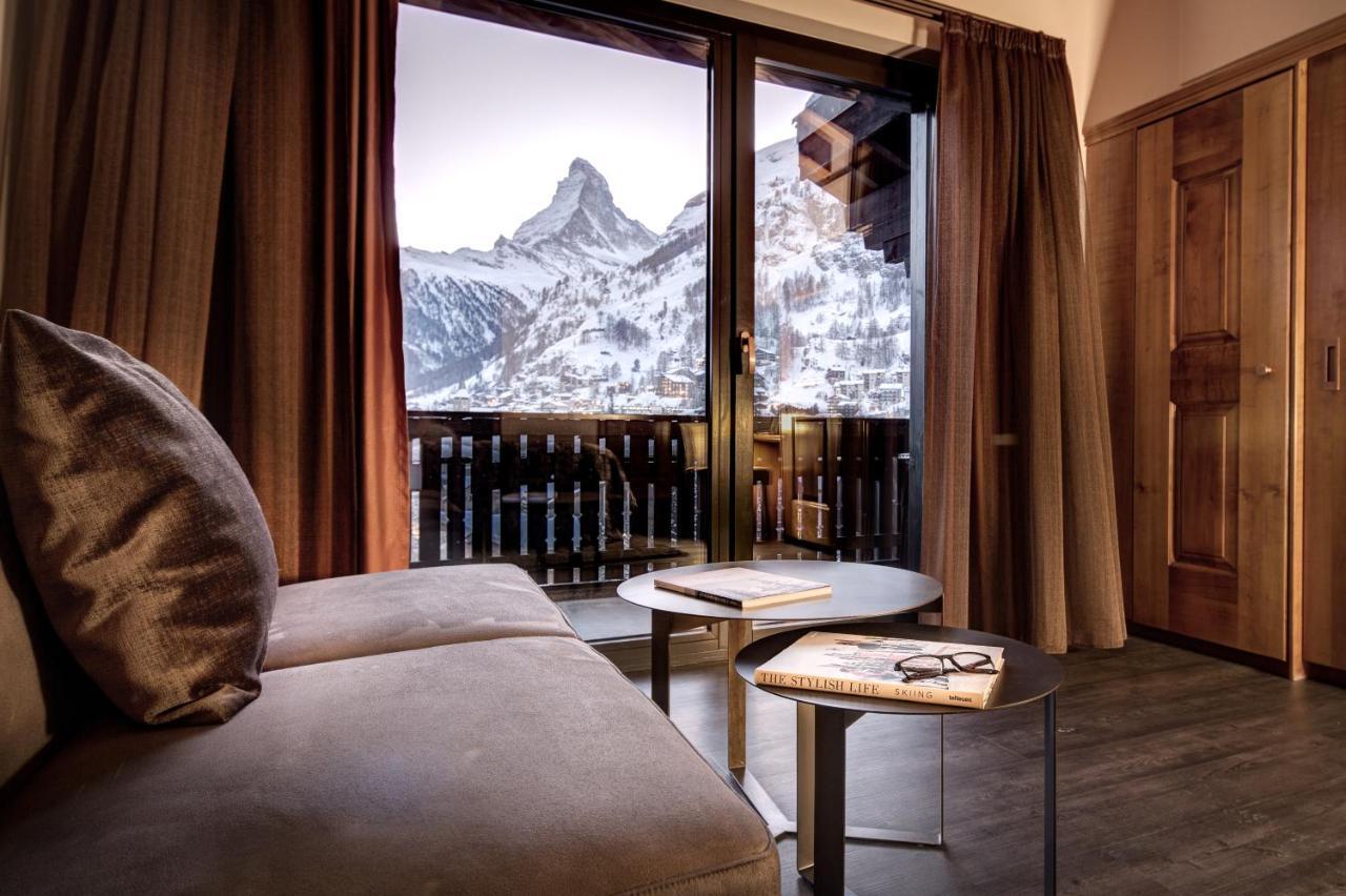 Chambre Double Supérieure avec Balcon - Vue Panoramique sur Mont Cervin