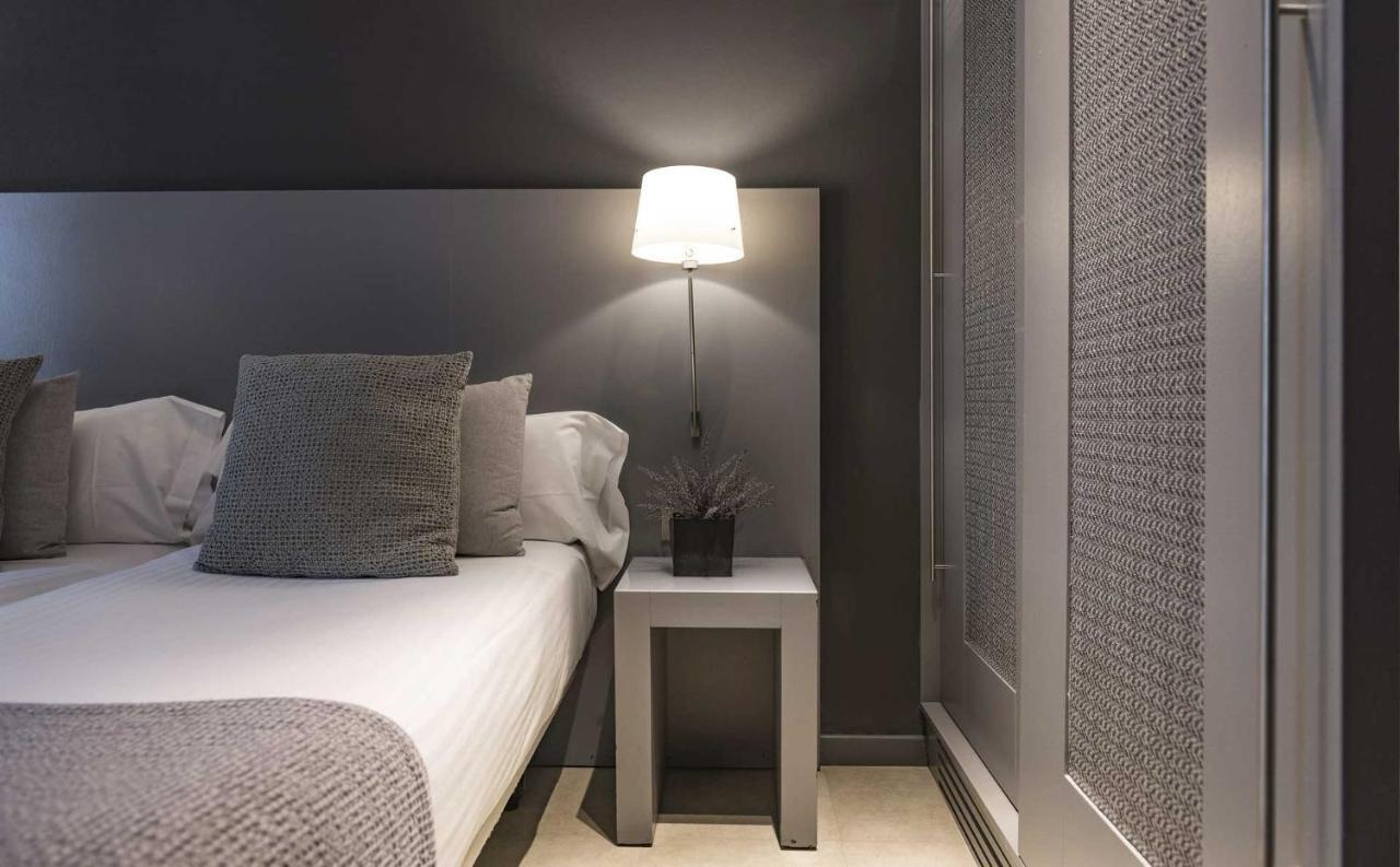 Economy Double or Twin Room without View,926424064:JPEG