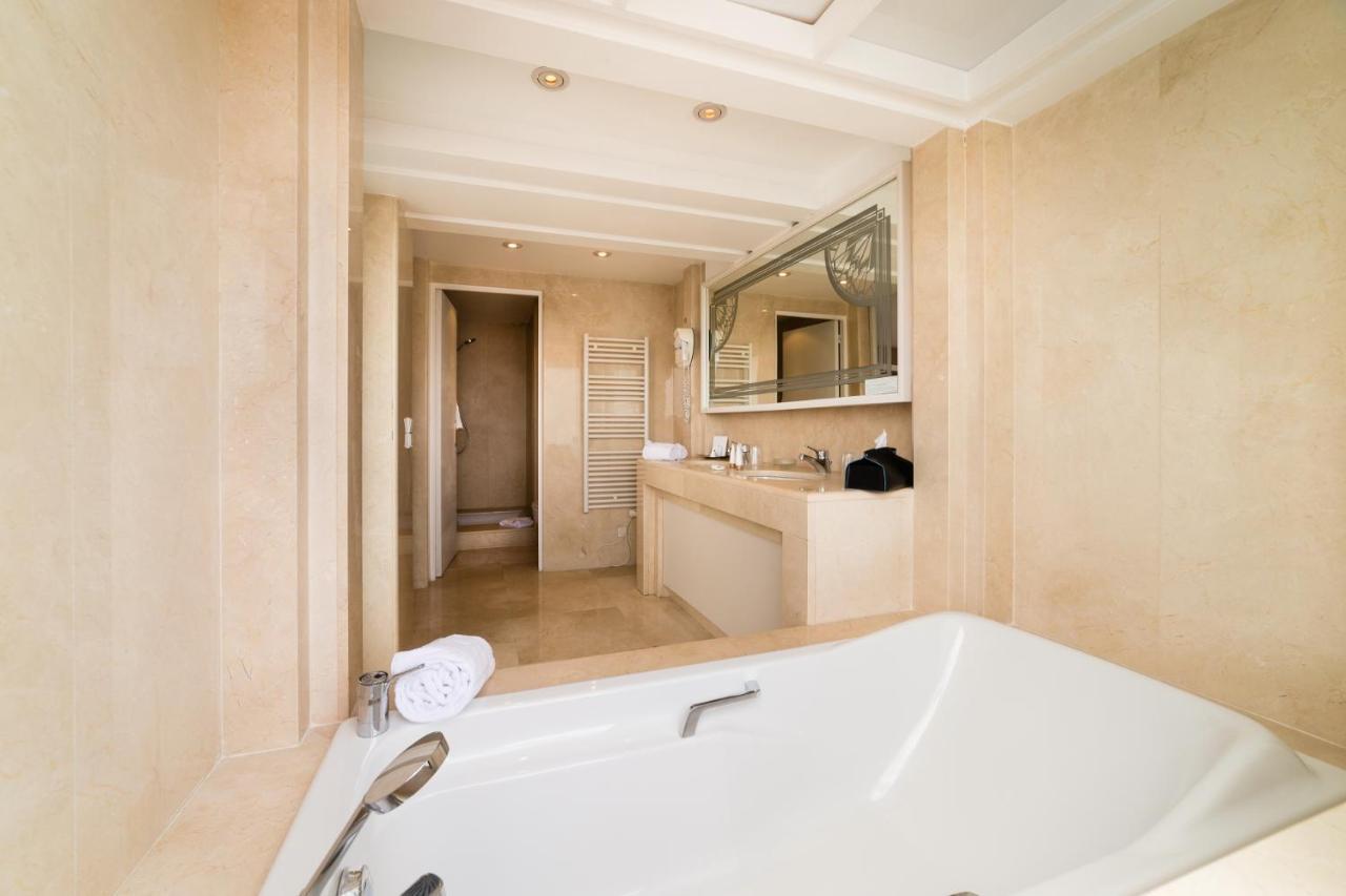 Junior Suite with City View,1403734916:JPEG