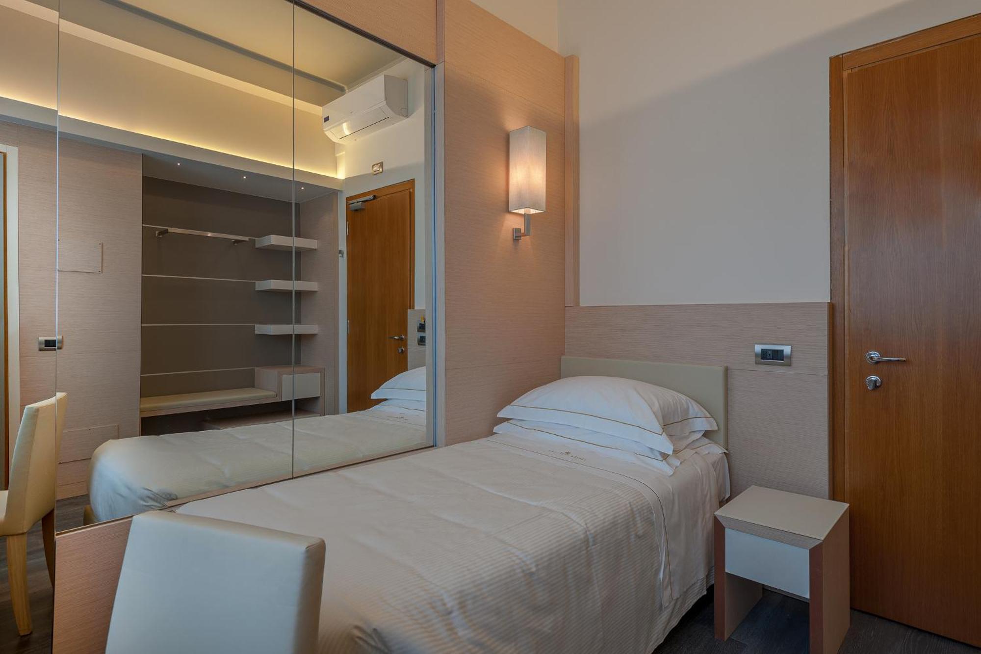Single Room,1433170705:JPEG
