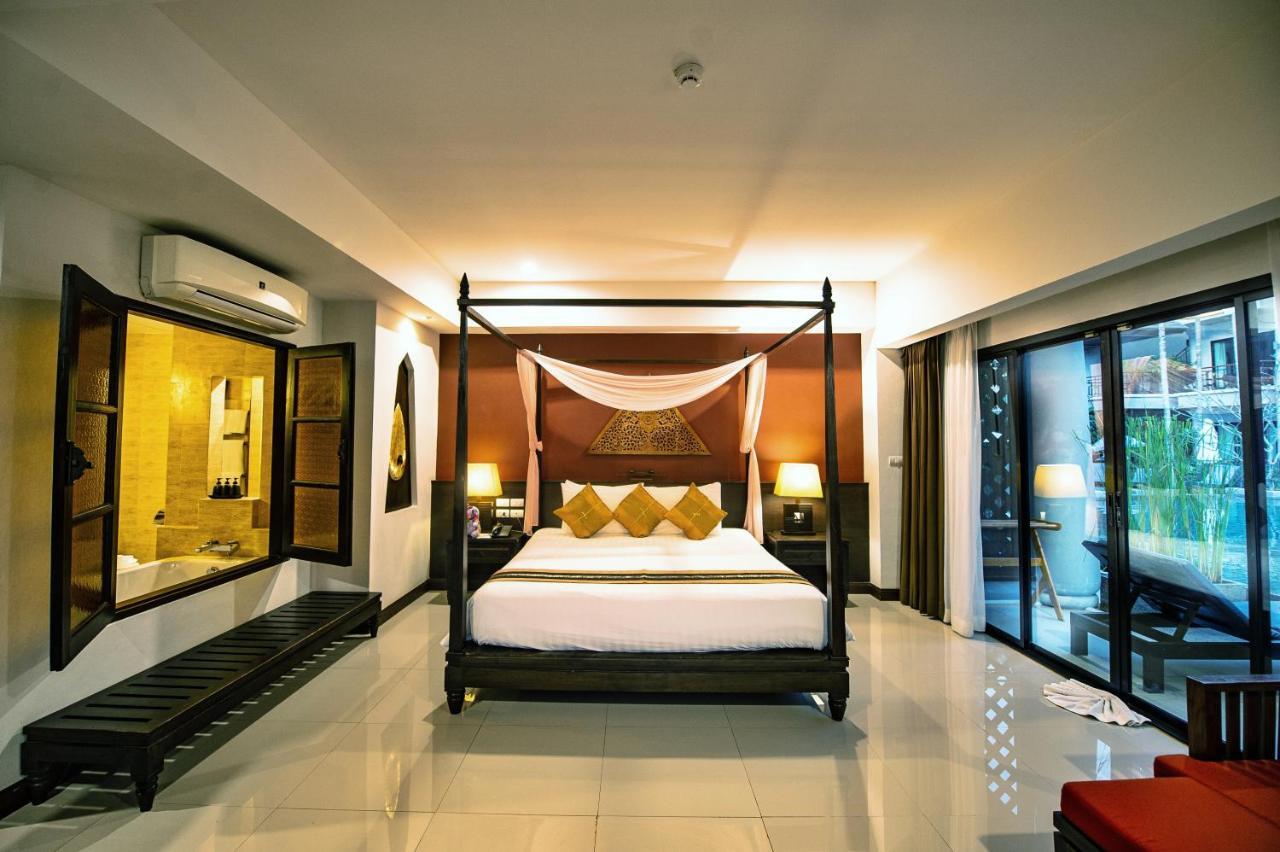 Grand Deluxe Double Room Pool Access