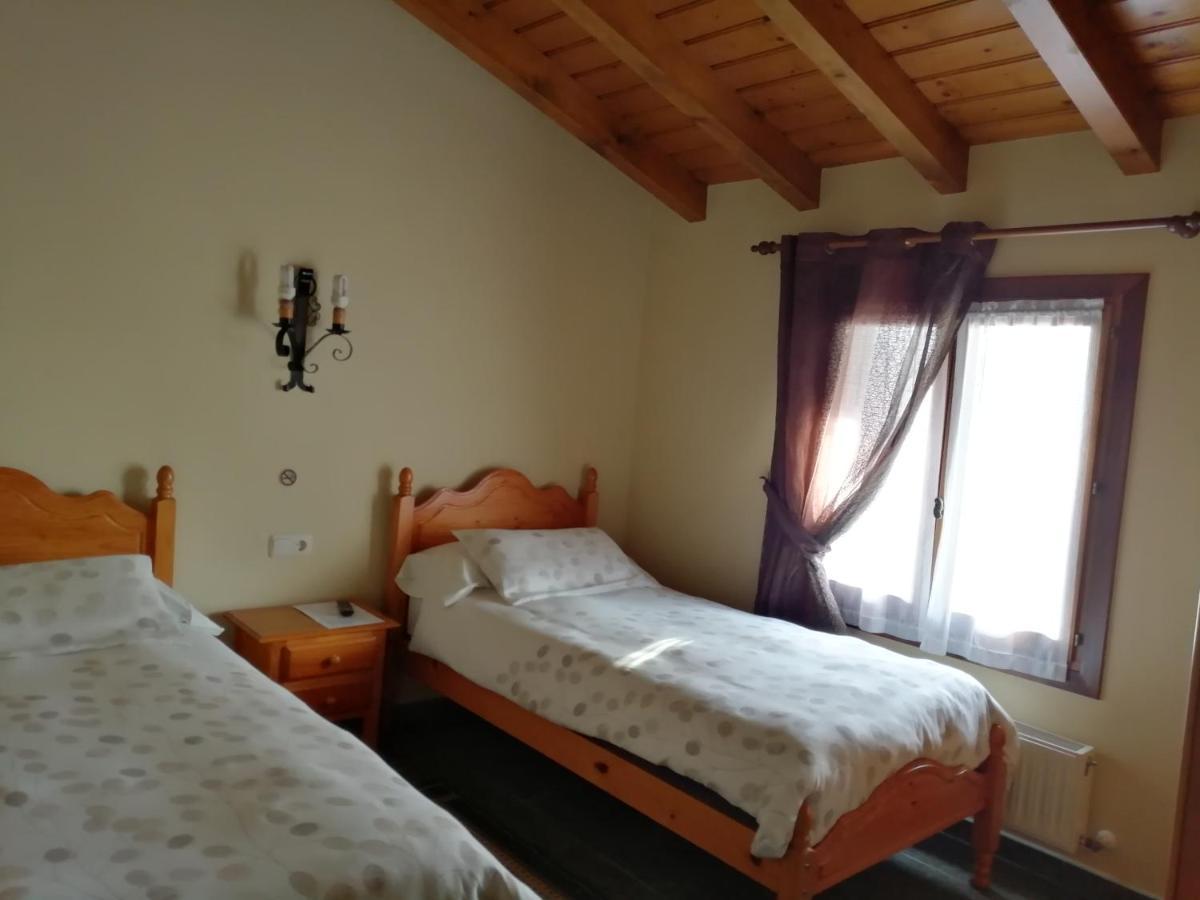 Chambre Lits Jumeaux avec Salle de Bains Privative