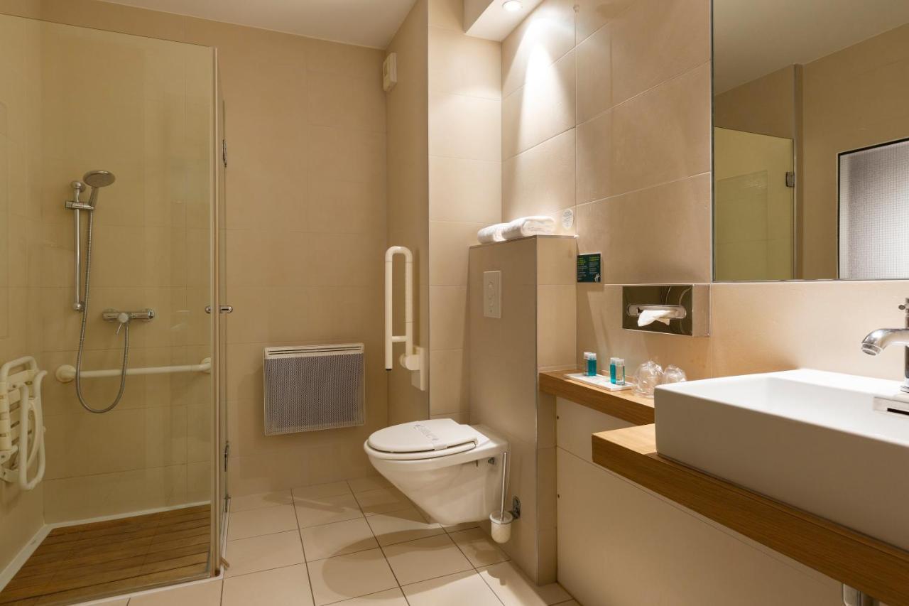 Standard Queen Room with City View - Disability Access,970807141:JPEG