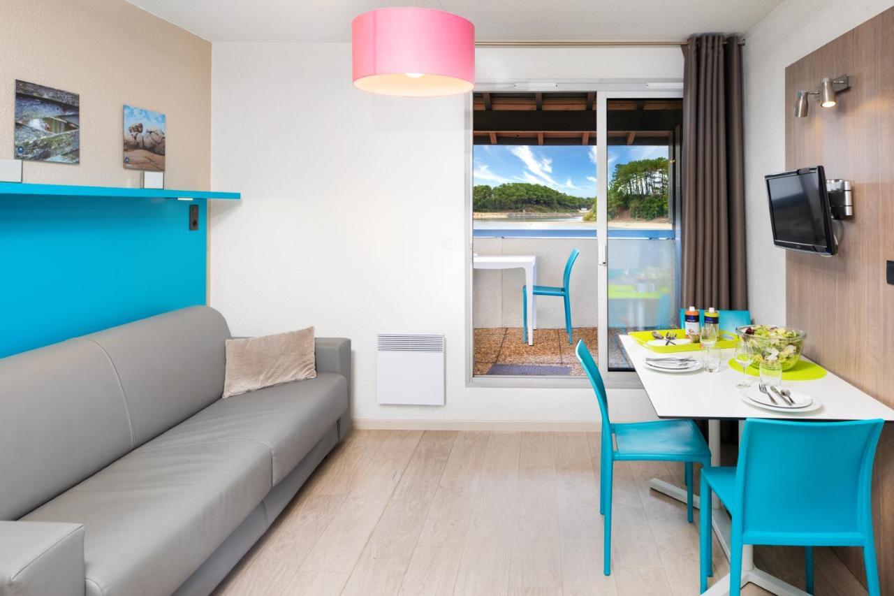 Two-Bedroom Apartment Lake View