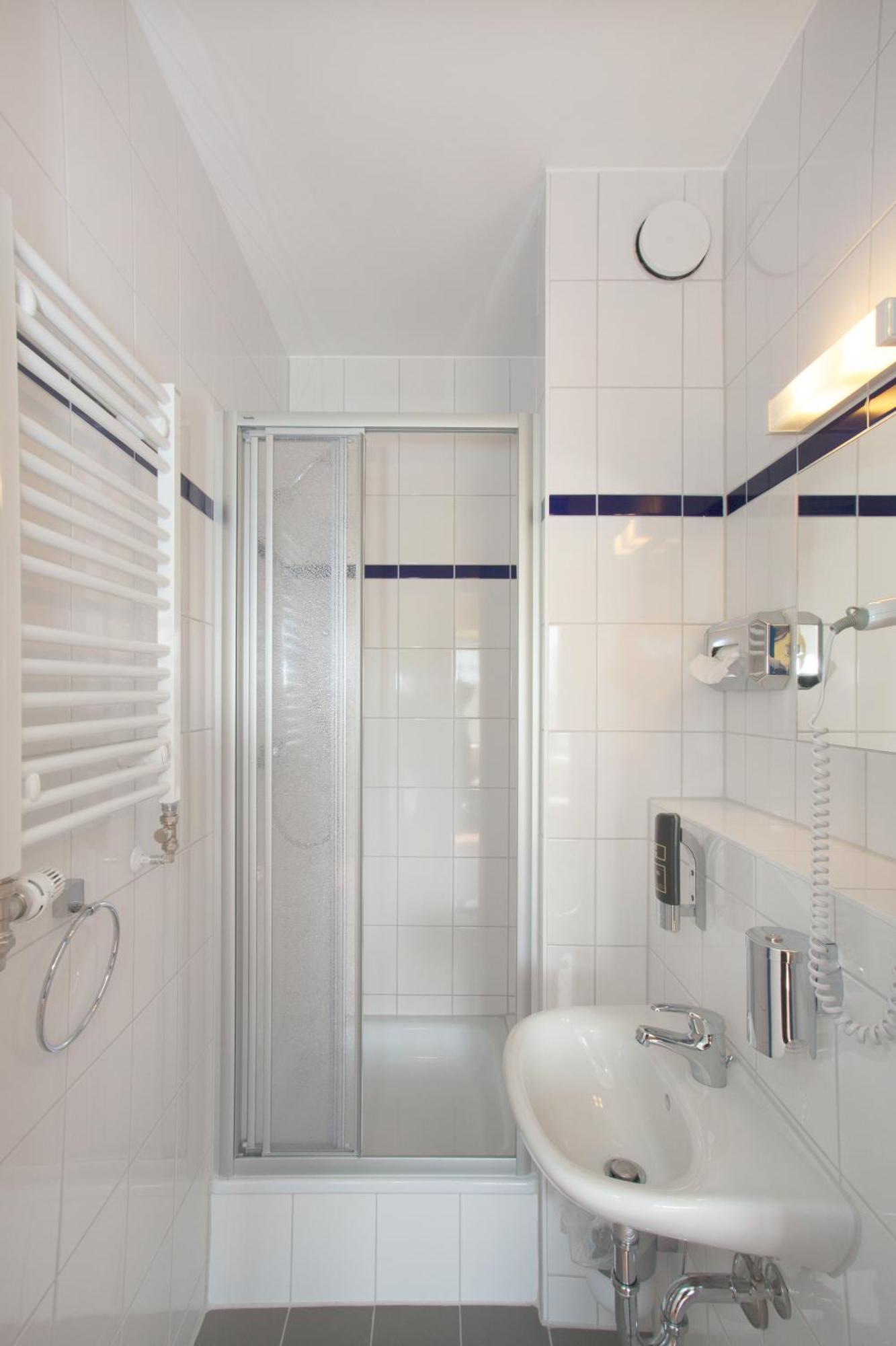 Single Room,1363531838:JPEG