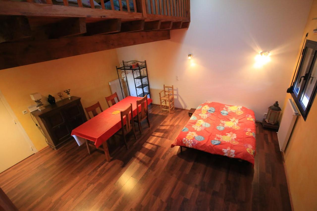One-Bedroom Apartment,973226962:JPEG