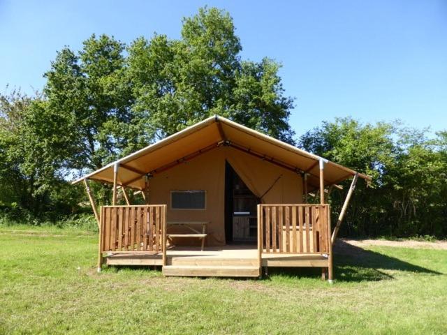 Tent,1525182637:JPEG