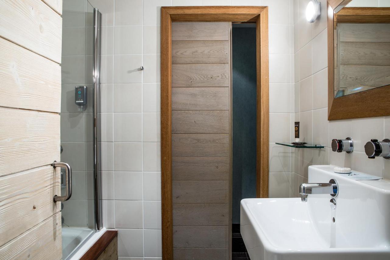 Wooden style Junior Suite,1178558287:JPEG