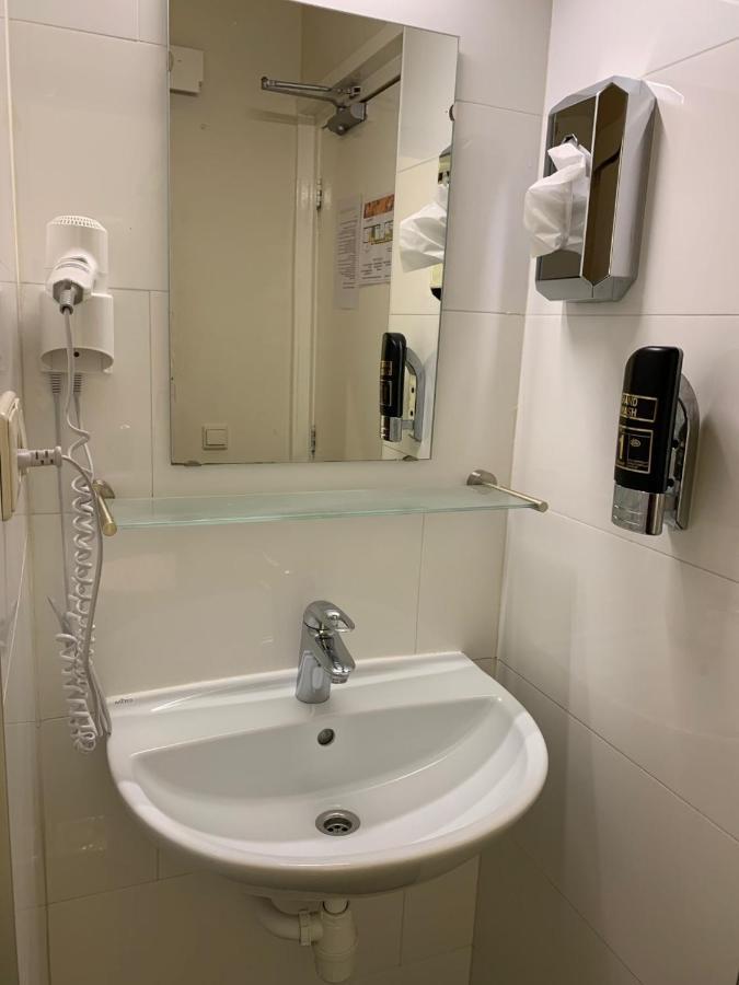 Chambre Quadruple avec Salle de Bains Privative