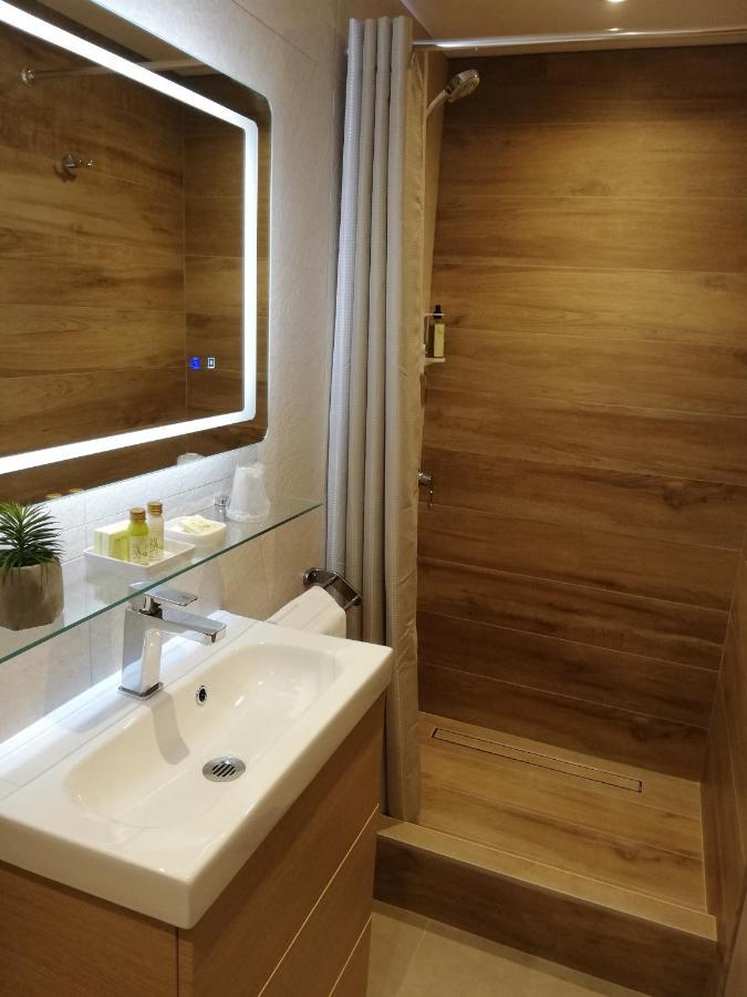 Two Connecting Double Rooms,1658747791:JPEG