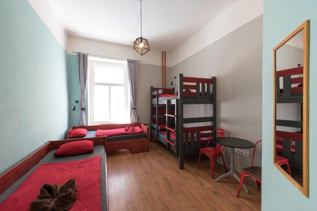 Chambre Quadruple avec Salle de Bains Commune