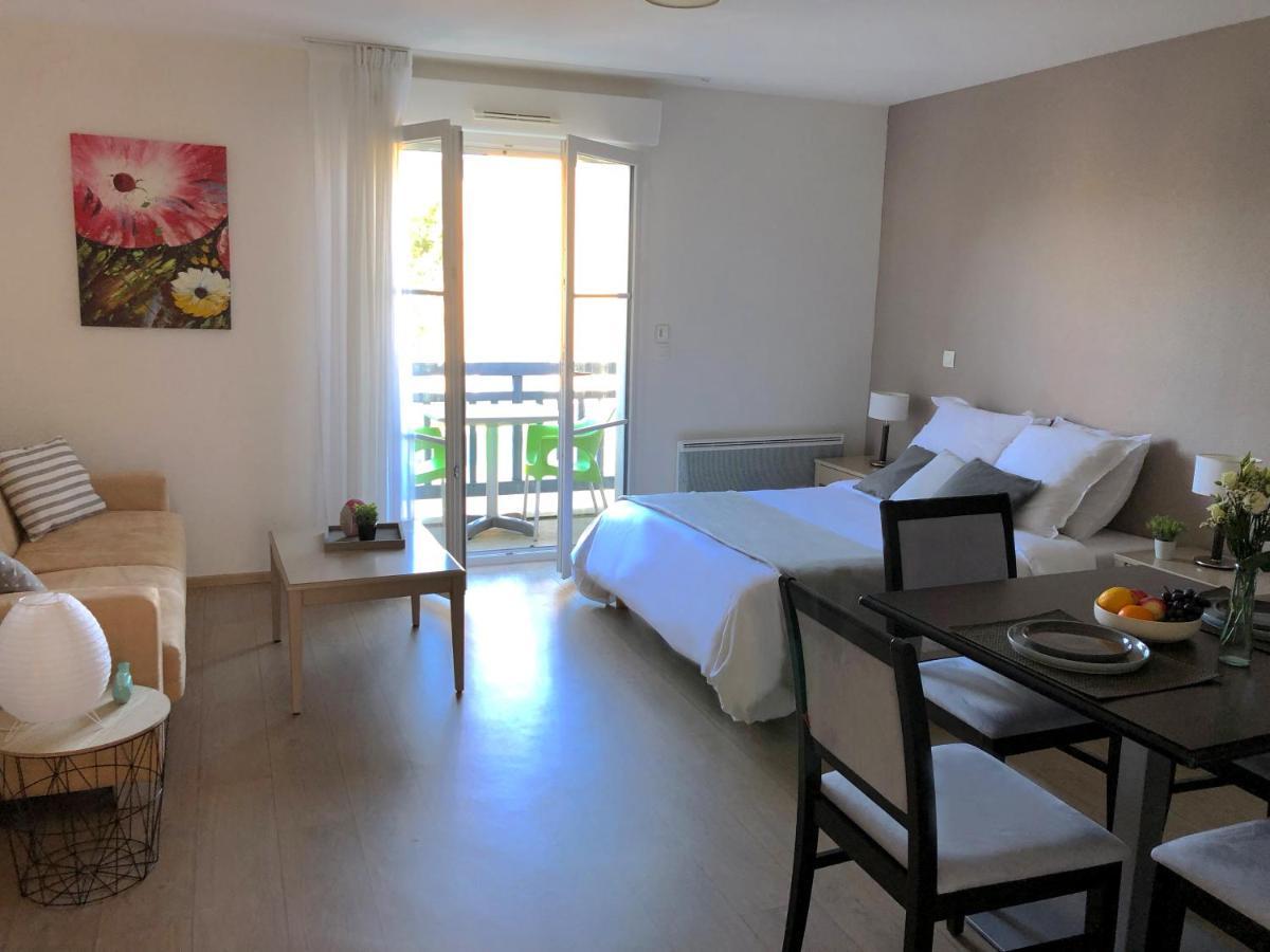 Standard Apartment,995747926:JPEG