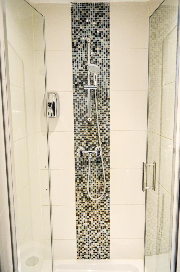 Chambre Triple avec Salle de Bains Commune