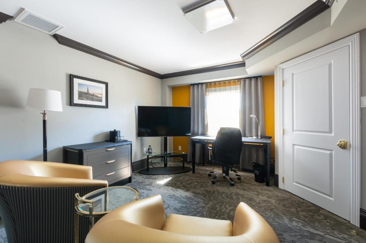 Executive Queen Room