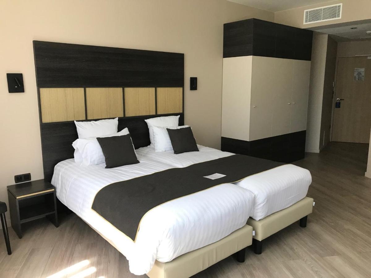 Chambre Lit Queen-Size Supérieure - Accessible aux Personnes à Mobilité Réduite