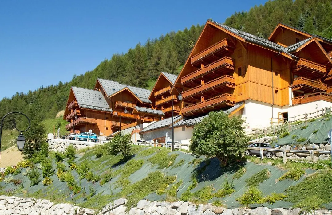 Résidence Odalys Le Hameau et les Chalets de la Vallée d'Or-1
