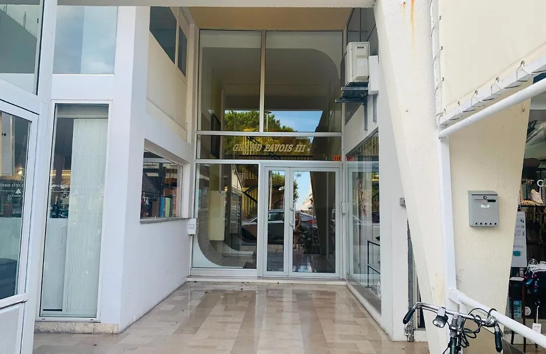 Appartement accès direct mer et de toutes commodités-1