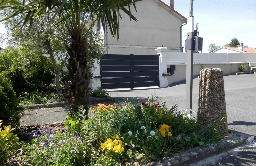 Appart-hôtel Chanzy / Angoulême-1