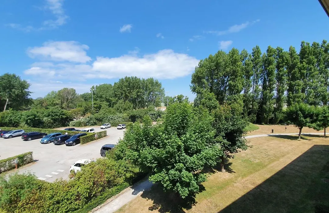 Dans la résidence les jardins d opale-1