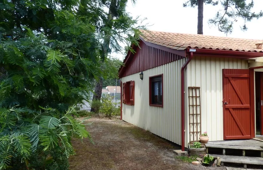 Chalet Soulacais avec piscine-1