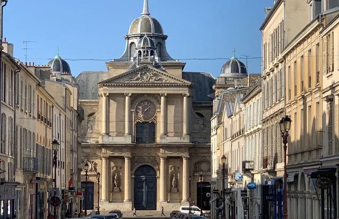 Appartement Versailles quartier Notre Dame au pied du Chateau avec Parking-1
