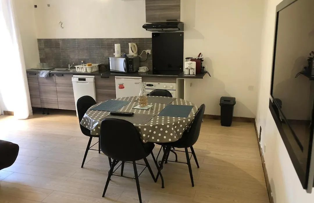 Appartement T2 Dans Le Centre Ville D'Angouleme-1