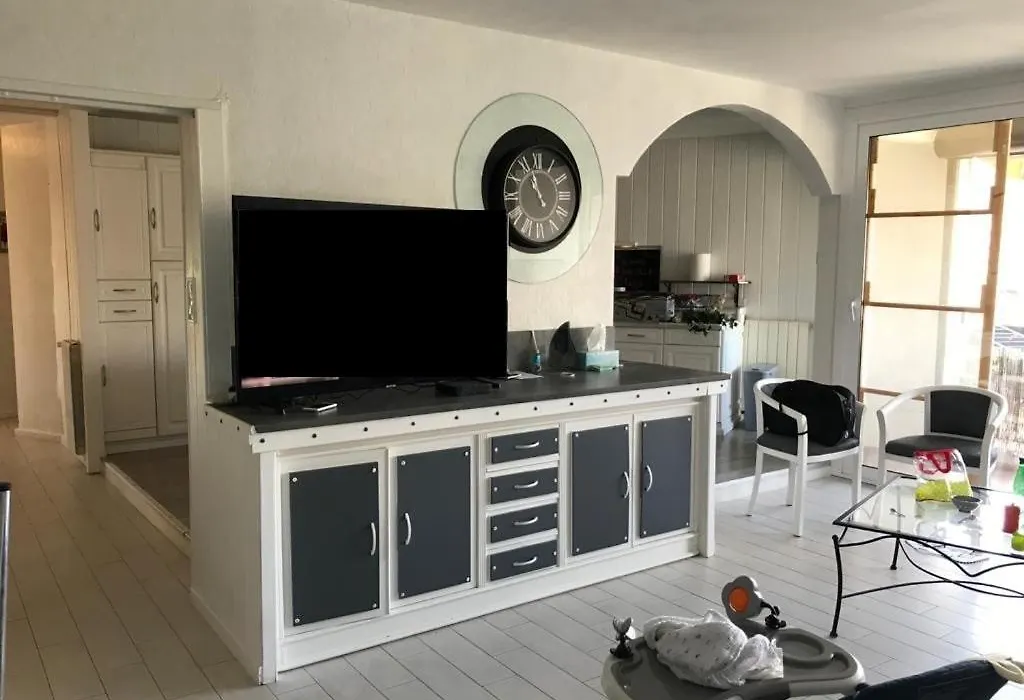 Grand Appartement 2 Minutes Plage Et Commerces-1