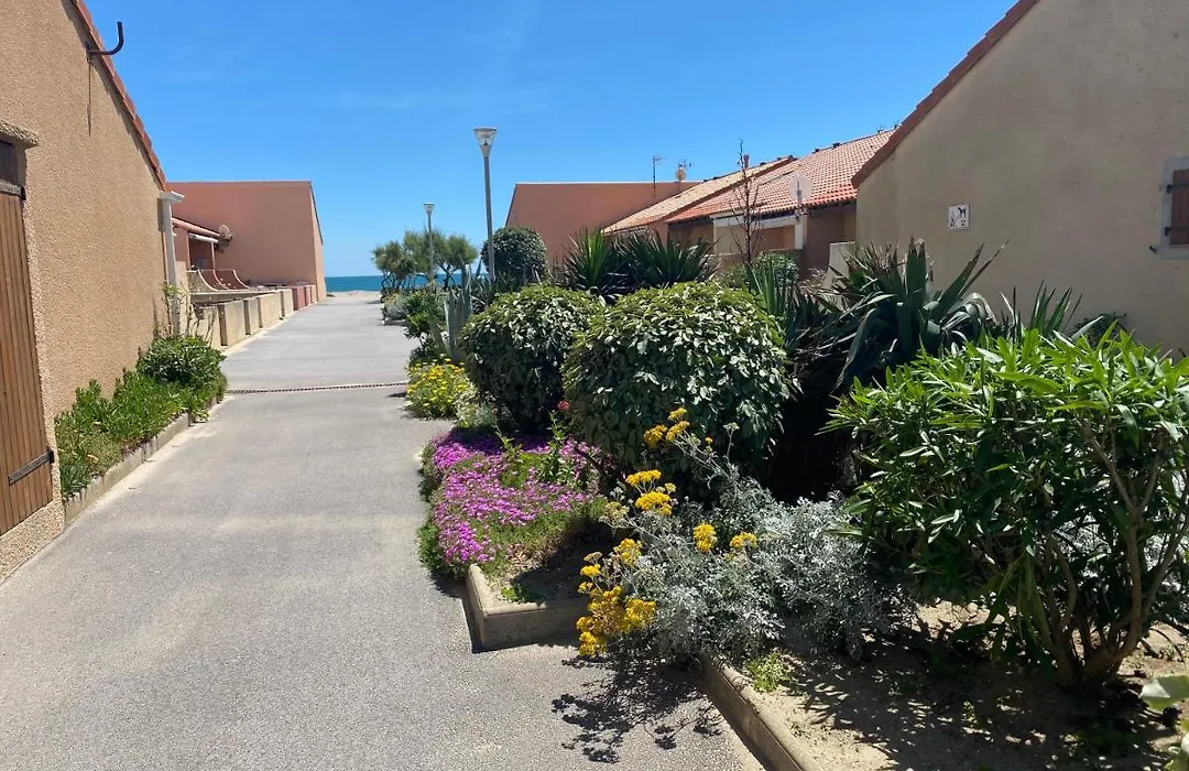 Leucate, maison dans village naturiste Eden à 50 m de la plage, 4 personnes-1