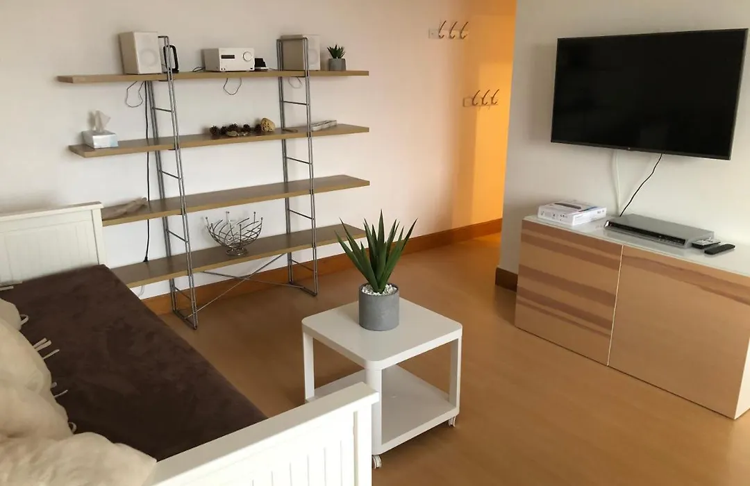 Appartement Lumineux, Avec Balcon, A 200M De La Plage-1