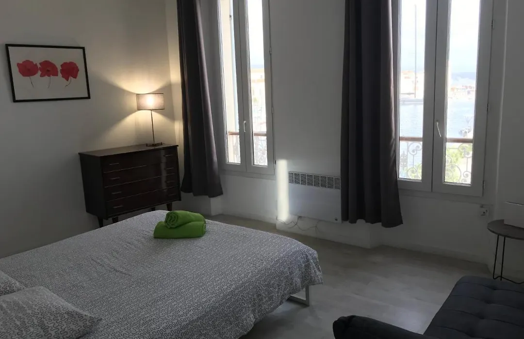 Accostage Vieux-Port - Appartements&Parking-1