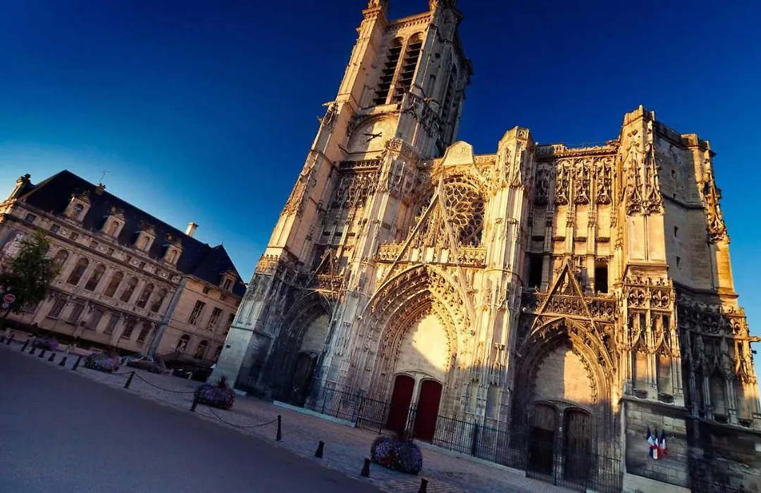 Les Cieux de la Cathédrale - Calme - Jardin - Wifi-1