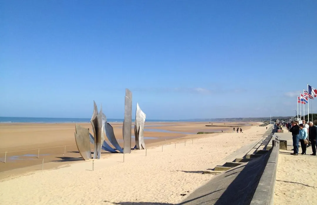 Villa Kahlo Omaha Beach-1