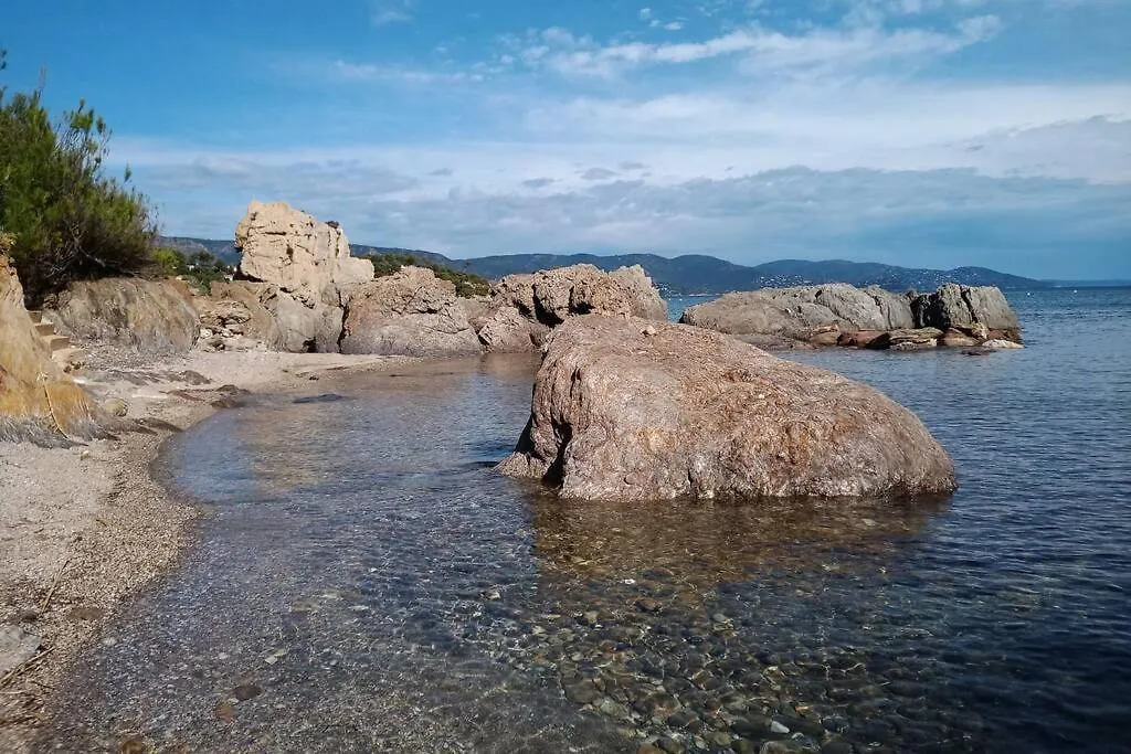 Face Mer Entre Plage Et Marina-1