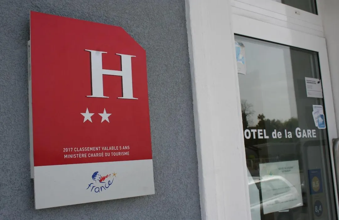 Hotel De La Gare-1