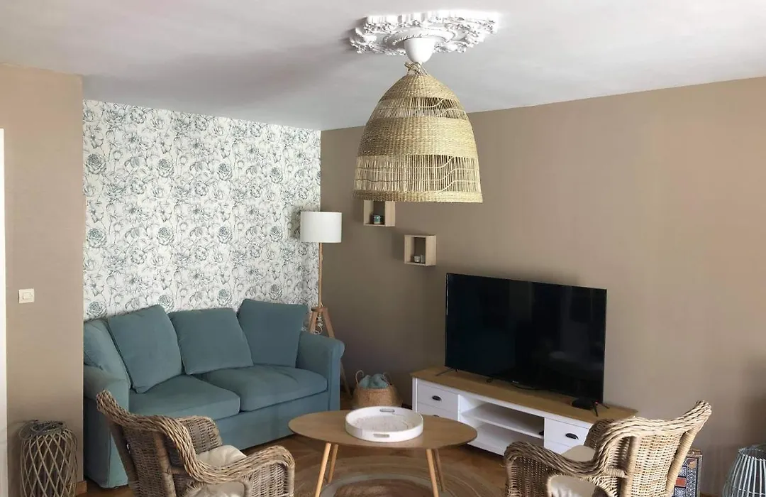 Charmant Appartement Idealement Situe-1