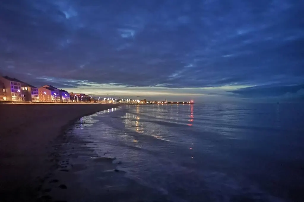 Studio vue mer 180° à 200 m de la plage en Normandie +parking-1
