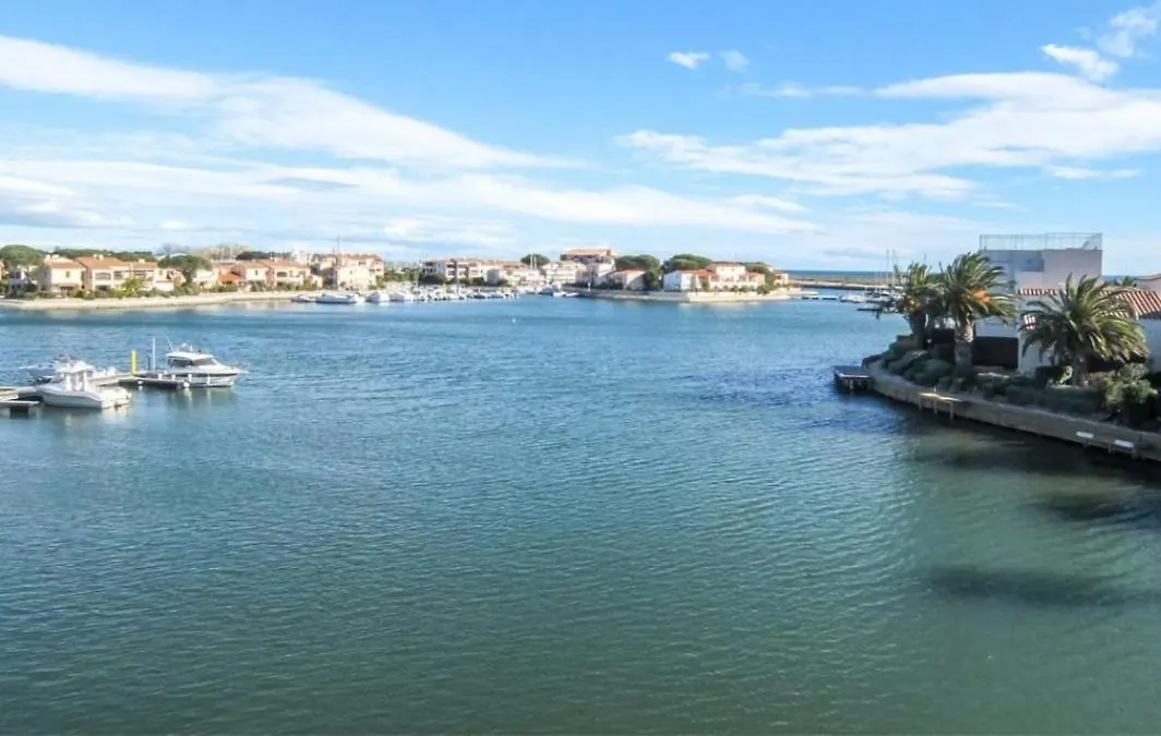 bord de Mer et pieds dans l'eau-1