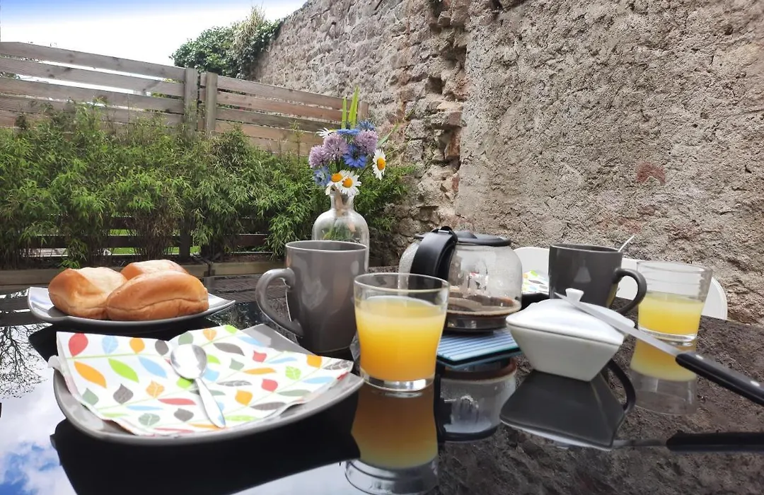 kérentrée - Appartement en centre ville avec terrasse et parking privé-1
